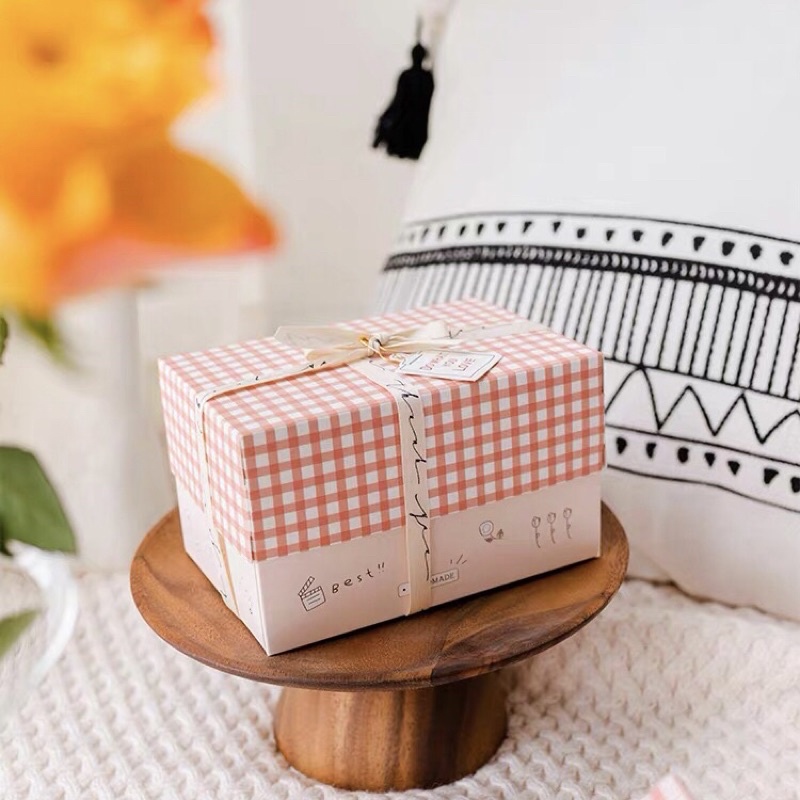 Hộp Giấy Đựng Bánh Kẹo Làm Quà Tặng Hoạ Tiết Caro Hồng Xinh Xắn - KAT Official Store