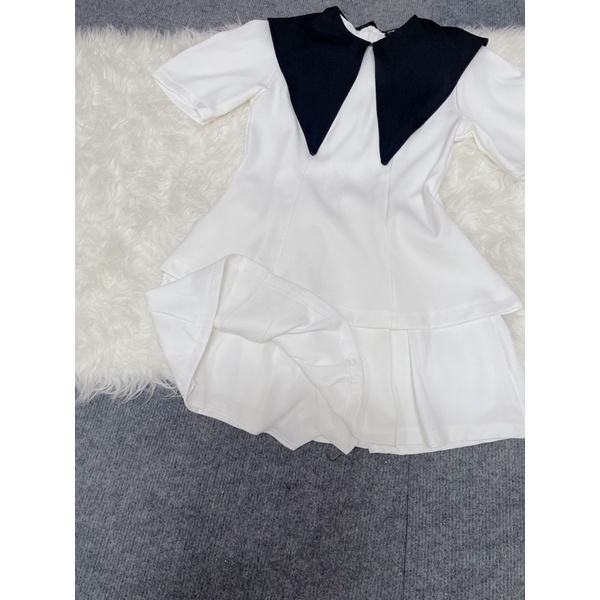 Set áo cổ nhọn chân váy có lót quần
