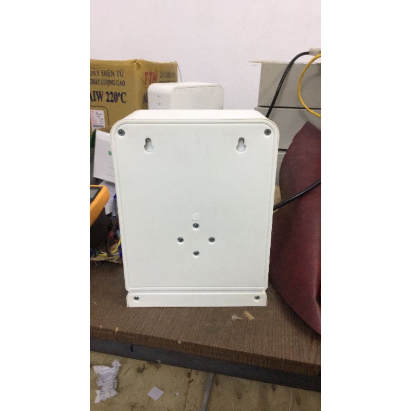 Bộ đổi điện từ 220v xuống 100v công suất 1500va thương hiêụ hợp long