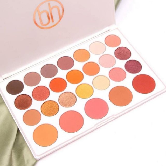 Bảng màu mắt và má hồng BH 26 ô Neutral Eyeshadow