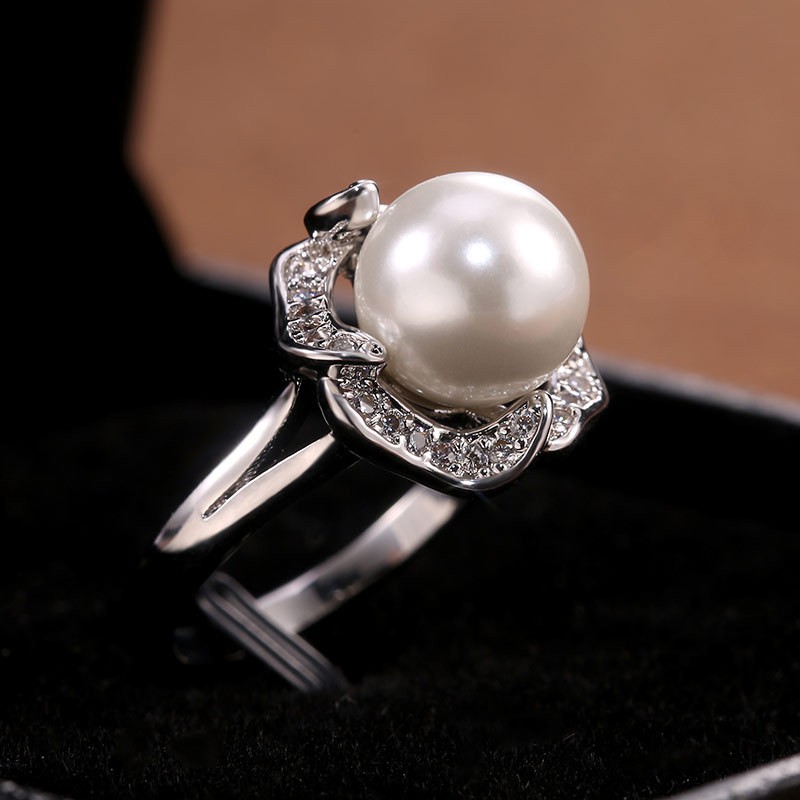 Classic zirconium diamond imitation pearl ladies ring