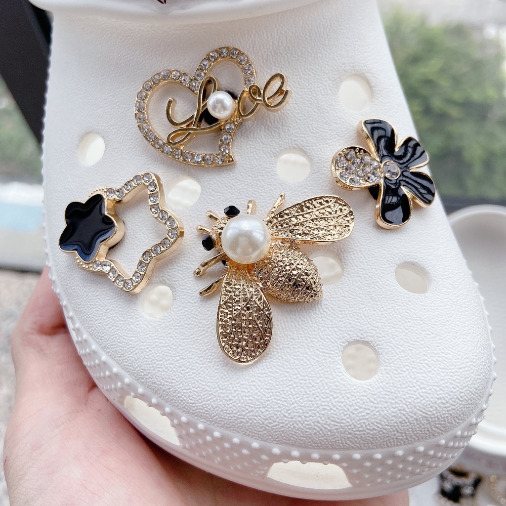 Bộ 10 Mặt Phụ Kiện Hình Đôi Giày Bằng Kim Loại Sang Trọng Cho Giày croc