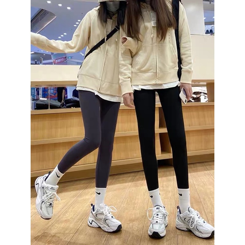 Tất cổ cao dài khoảng 22-25cm 100% cotton phong cách thể thao