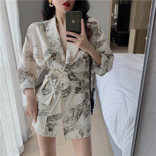 Áo vest dáng váy hoạ tiết kèm belt sang chảnh