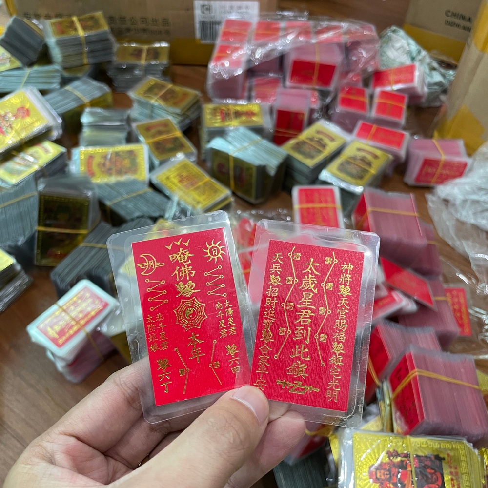 THẺ THÁI TUẾ ĐỎ ÉP PLASTIC , TIỆN ĐỂ TRONG BÓP VÍ