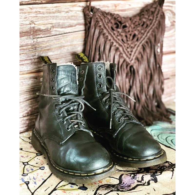 Giày bốt da thật hiệu Dr Martens size 36