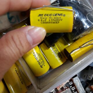4 tụ phân tần loa 685/250v