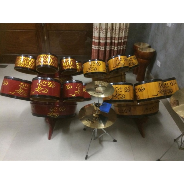 Trống dàn trống cúng