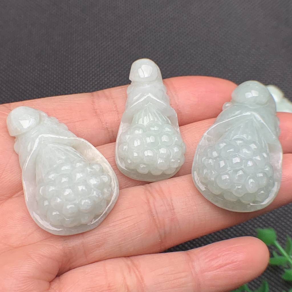 Mặt dây phong thủy ngọc cẩm thạch/Ngọc phỉ thúy tự nhiên