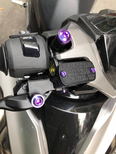 Ốc Titan 4li15 trụ GR5 gắn dàn đầu wave , nắp dầu thắng Vario đời mới , nắp dầu kiểu và nhiều vị trí khác