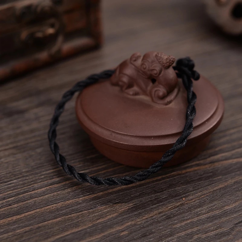 Vòng tay dây đỏ may mắn phong cách Hàn Quốc cho nam nữ