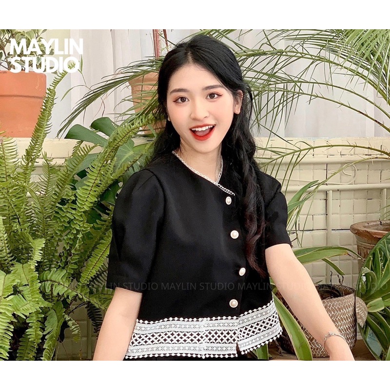 Áo đen phối chân ren Maylin