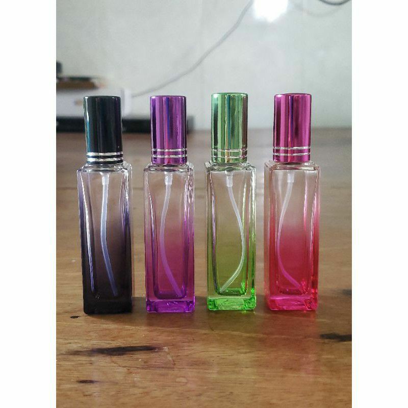 Chai chiết nước hoa vuông 20ml ( màu ngẫu nhiên )