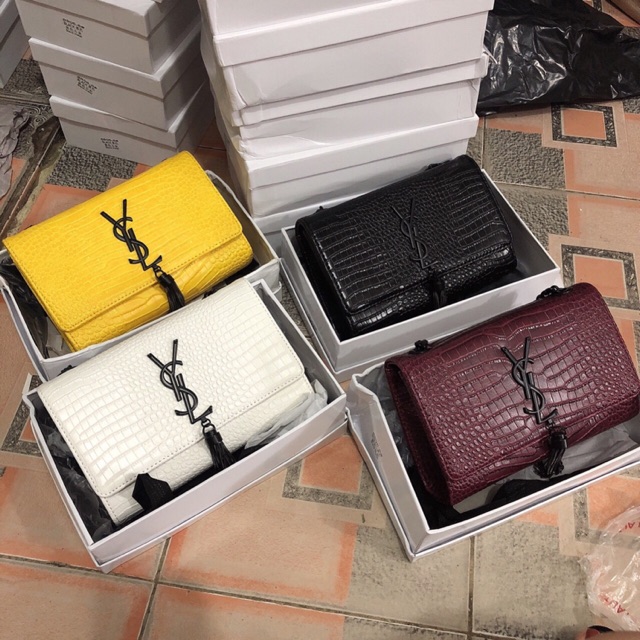 Túi đeo chéo thời trang nữ