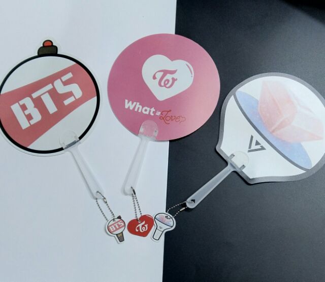 Quạt lightstick có móc khóa BTS, Wanna one, EXO, Seventeen, Twice, GOT7