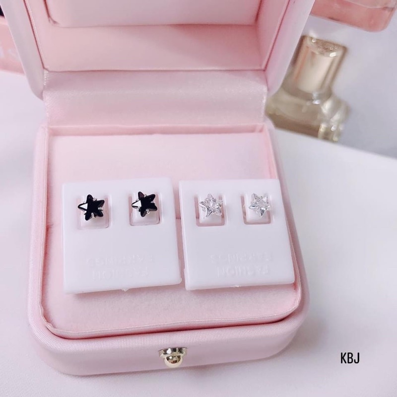 Bông tai nụ ngôi sao bạc ta có 2 màu đen trắng LINH MIU SILVER
