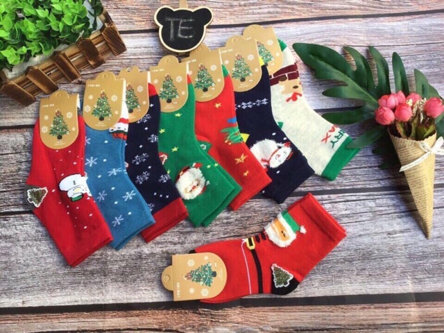 Tất trẻ em noel  cổ cao ấm áp cho bé