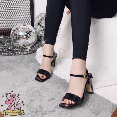 Sandal cao gót siêu xinh shop có 2 màu