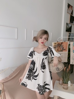 Đầm hoa trắng đen
