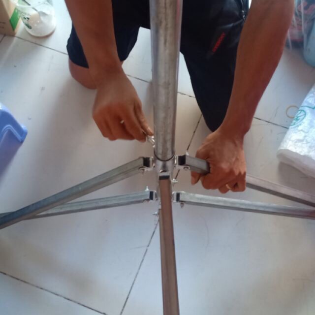 CHÂN ĐẾ DÙ XẾP BÁN HÀNG DI ĐỘNG