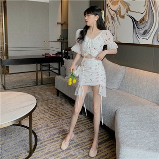 Set áo croptop + váy hoạ tiết cherry