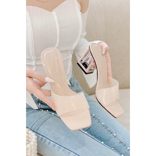 DÉP QUAI TRONG, ĐẾ XINH