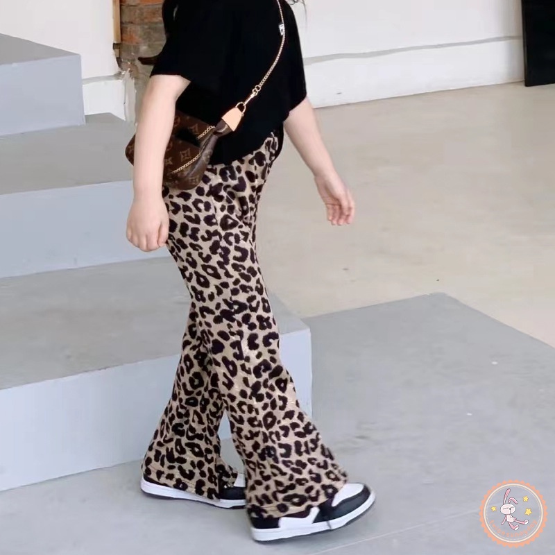 Set Đồ 2 Món Gồm Áo Thun In Họa Tiết Da Báo + Quần Dài Cho Bé Gái