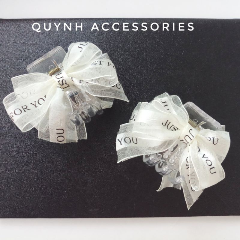 Kẹp nơ càng cua phong cách tiểu thư nữ tính