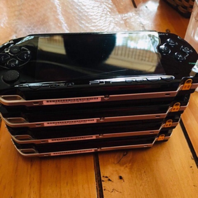 MÁY PSP 1000 + THẺ 32gb + Pin ( HACK Full GAME)
