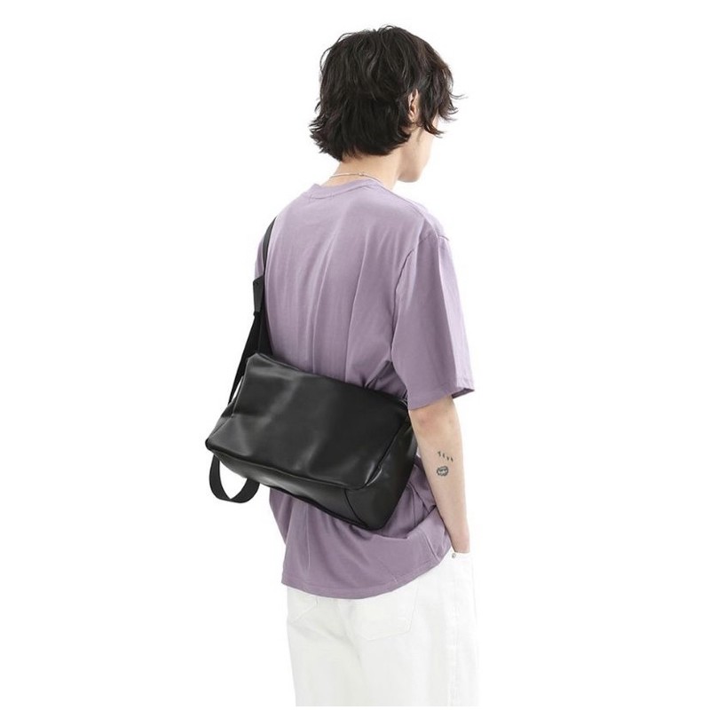 Boxy Leather Bag - Có Sẵn ✨ túi da đeo chéo phong cách streetwear