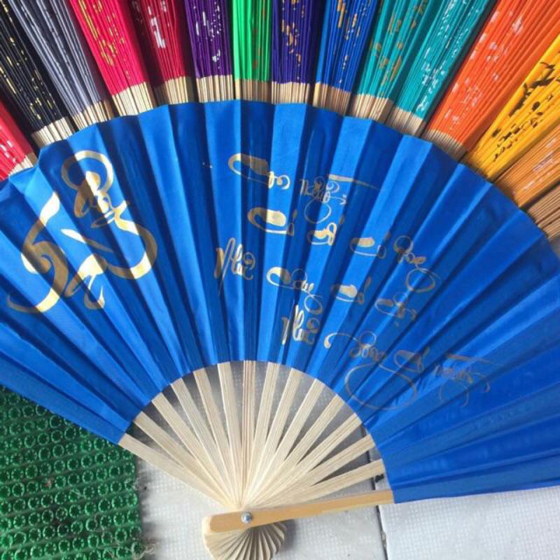 Quạt vải thư pháp dài 30cm, xòe rộng 60cm