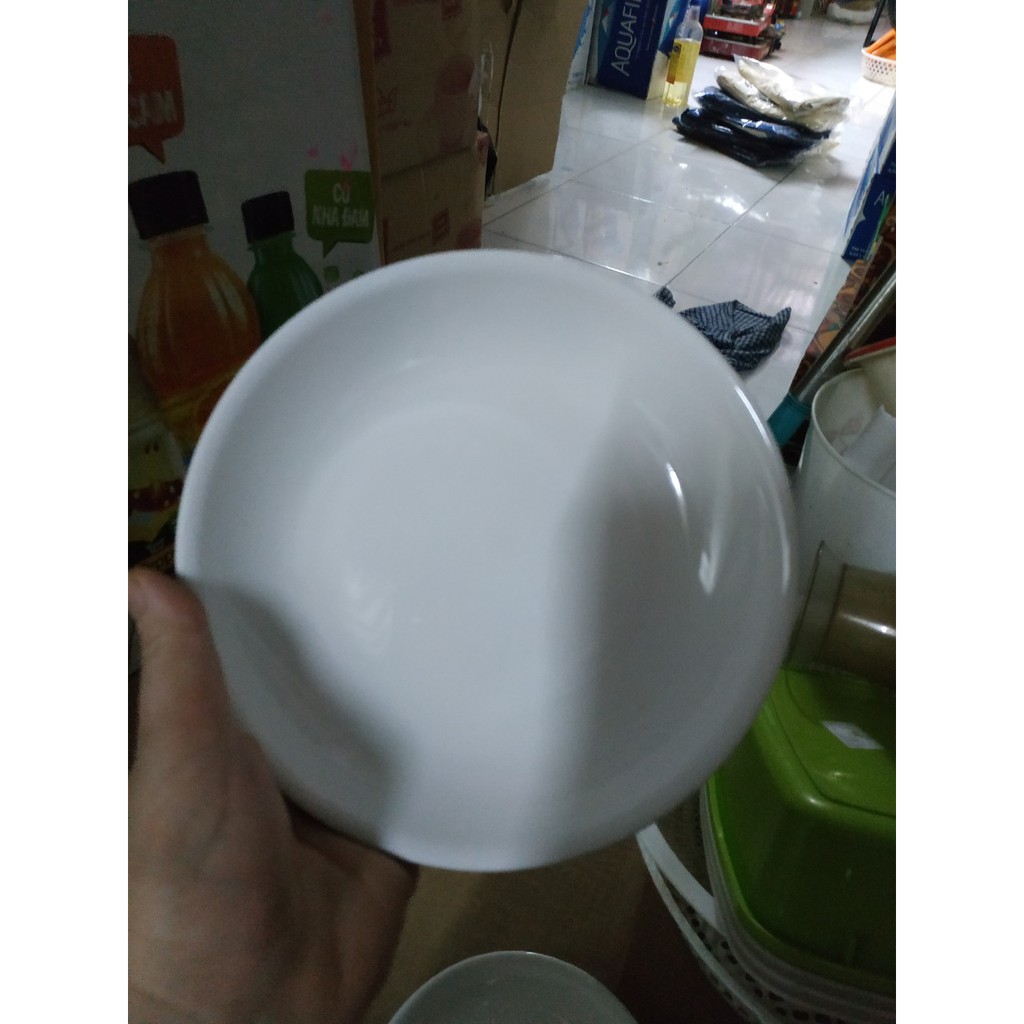 Dĩa sứ trắng hình tròn