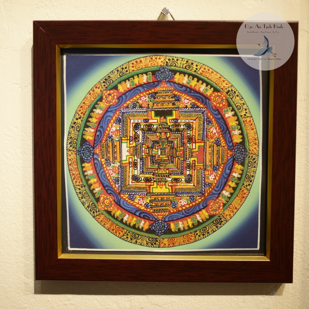 Tranh Thangka Mandala Tây Tạng vẽ tay bởi các Lama với nguyên liệu màu tự nhiên từ cỏ cây và khoáng vật..