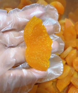 Bánh cuộn mơ Bọ Ngựa