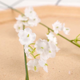 Hoa cúc nhỏ bằng lụa trang trí tiệc cưới