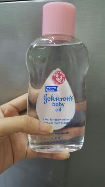 Dầu massage và dưỡng ẩm Johnson baby oil