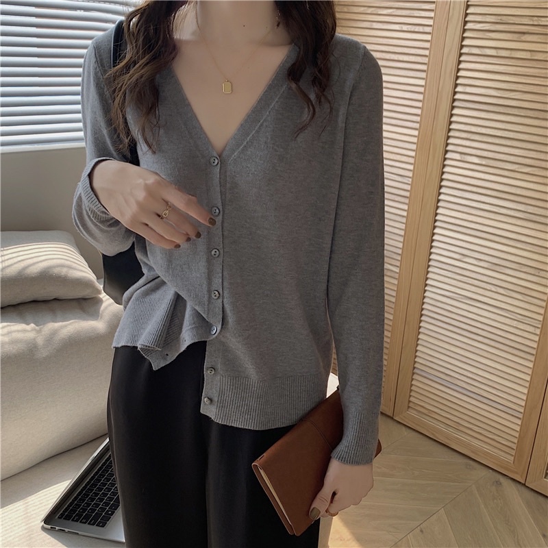 Áo len dệt mỏng cổ V tơ chất mát
