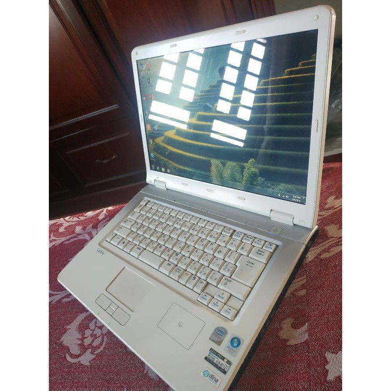 Laptop Nec nội địa Nhật Bản, trắng tinh khôi, core 2 duo ram 4G
