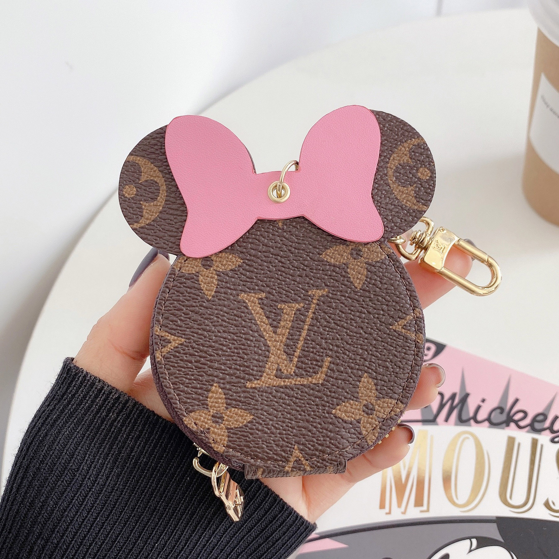 Lv Vỏ Bảo Vệ Hộp Sạc Tai Nghe Airpods 1 / 2 / Pro Bằng Da Pu Hình Mickey Minnie Kèm Móc Khóa