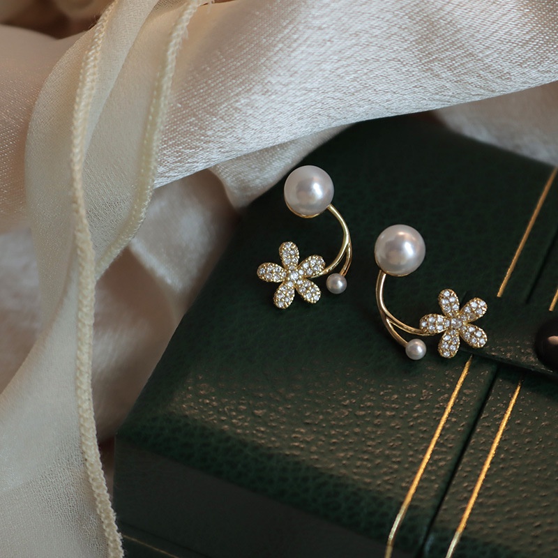 Bông tai nữ chuôi bạc 925 Eleanor Accessories hình bông hoa đính đá viền cong phụ kiện trang sức 4012