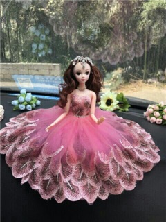 Búp bê công chúa váy khổng tước 