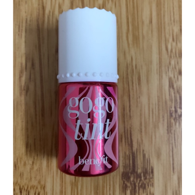 Son + má hồng GOGO TINT của BENEFIT