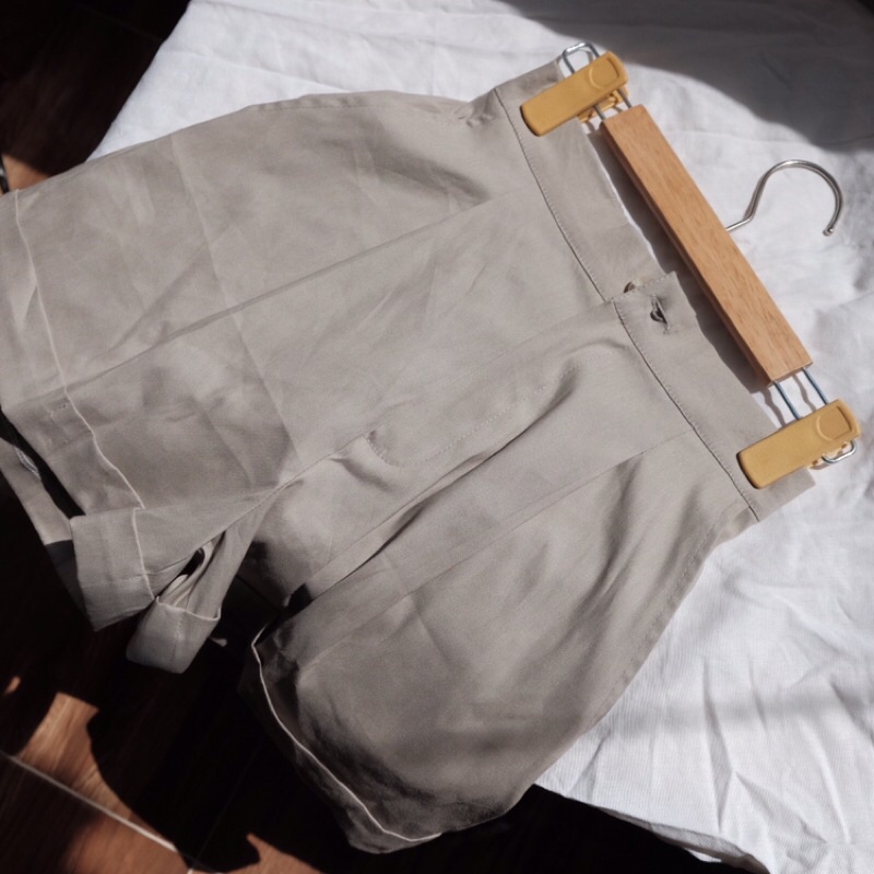 Quần short linen gập gấu by Góc của Lam
