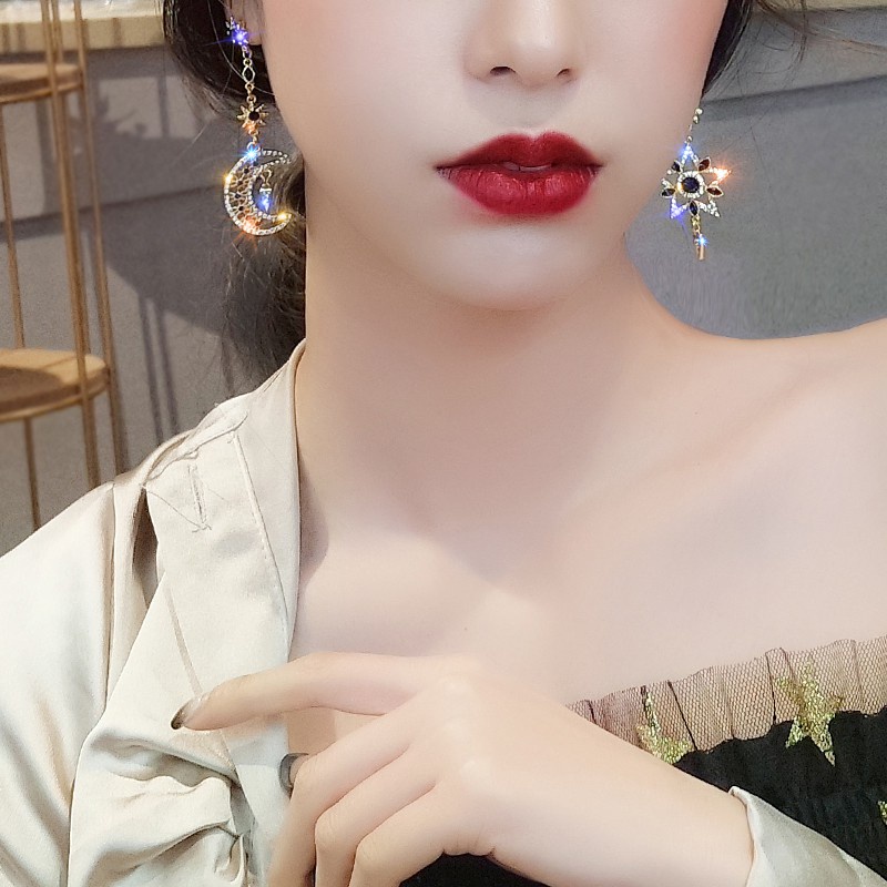 Đôi bông tai dáng dài mạ bạc 925 hình ngôi sao và mặt trăng thời trang