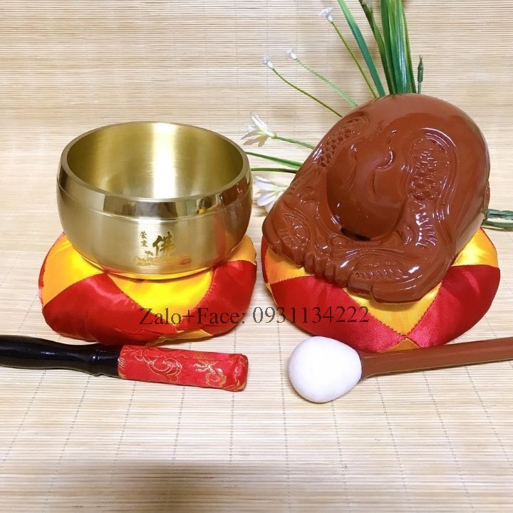 Bộ chuông mõ Đài Loan 7 inch tụng kinh Phật - Đồ thờ cúng chất liệu bằng đồng và gỗ , sản phẩm có dùi và đế lót đi kèm