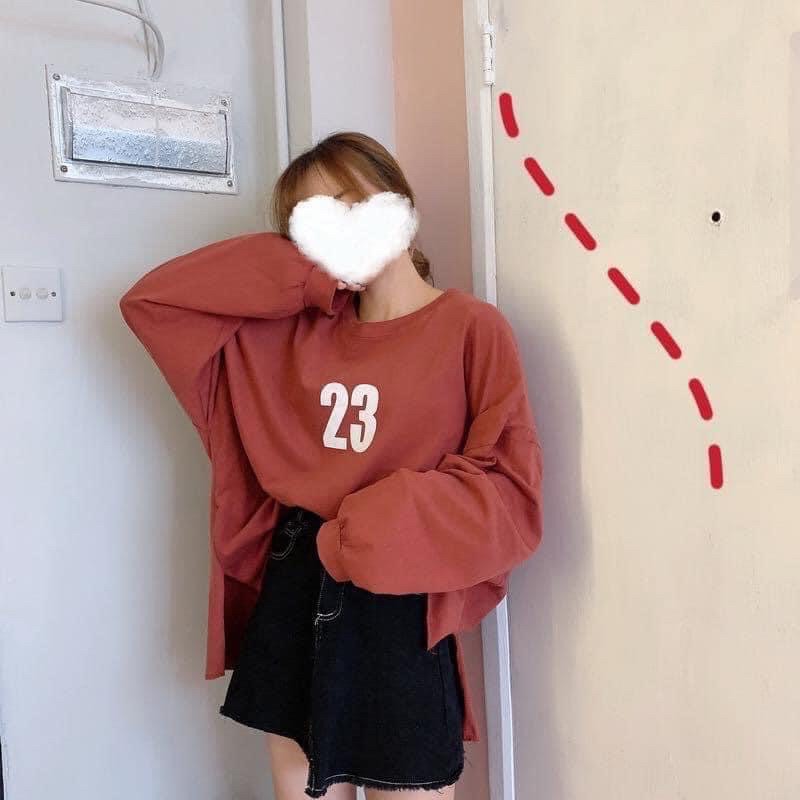 Áo thun xẻ vạt số 23 tay dài nữ basic kiểu dáng korea HOT