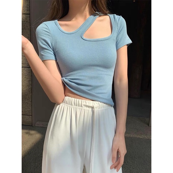 Áo thun tay ngắn cut out chất len tăm cotton màu trơn phong cách basic