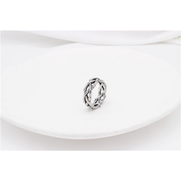 Nhẫn titan unisex kiểu 3 dây đan xen không gỉ UR2206