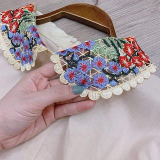 Áo sơ mi kiểu kèm đai hót hót