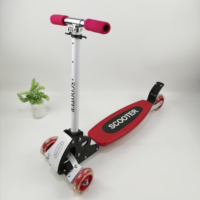 Xe trượt scooter 3 bánh an toàn cho trẻ em của Babyhop chịu lực 80kg phù hợp cho cả bé trai và gái